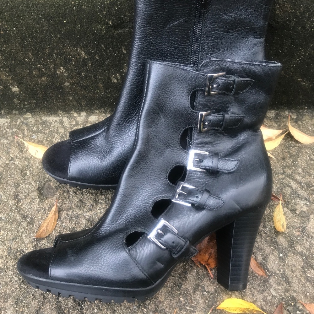 NEW NWT Aerosoles Leather Buckled Peep Toe Boots.  Black. Size 7M.